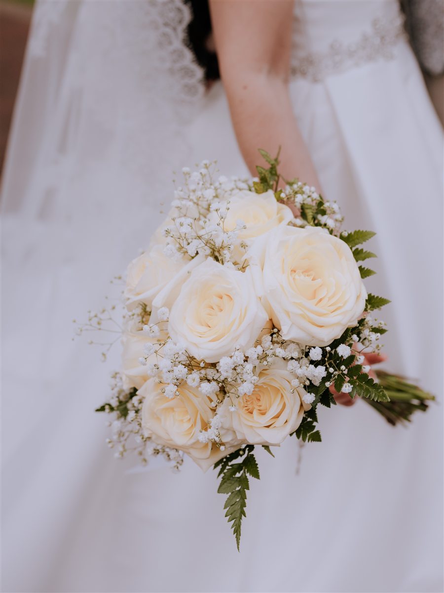 Ramo de novia de rosas blancas